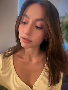 Chat +18 de Lovinggirl_ ao vivo