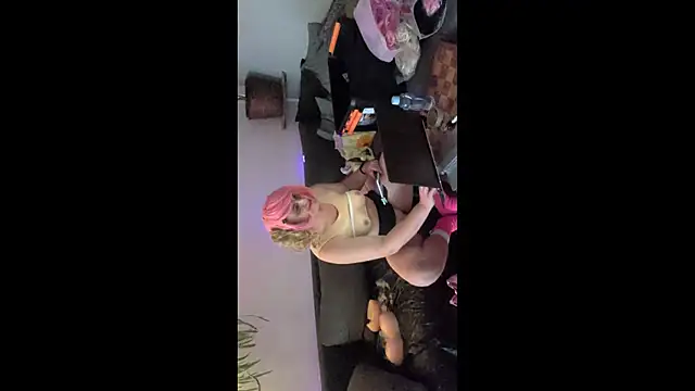 Pokazy przed kamerką – Sissy_LiaXXX