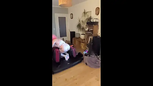 Sissy_LiaXXX Show in webcam