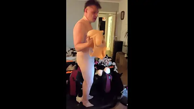 Sissy_LiaXXX: διαδικτυακό σόου στην κάμερα