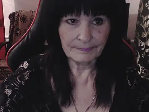 KatarinaOhDream: διαδικτυακό σόου στην κάμερα