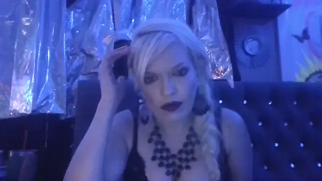 marilyn420 XXX чат на живо