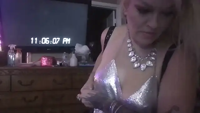 Chat +18 de marilyn420 ao vivo