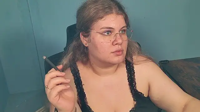 Allyy_baby Adlı Modelin Web Kamerası Şovu