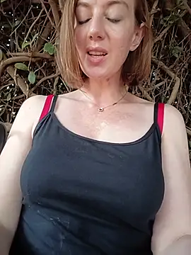 TopsyWilde Pertunjukan Webcam