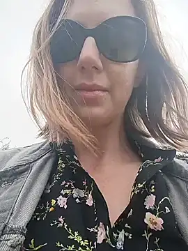 TopsyWilde webcam show