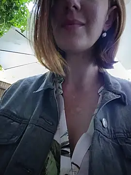 TopsyWilde Show in webcam