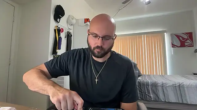 Fuzzyfuzbear's Webcam Show