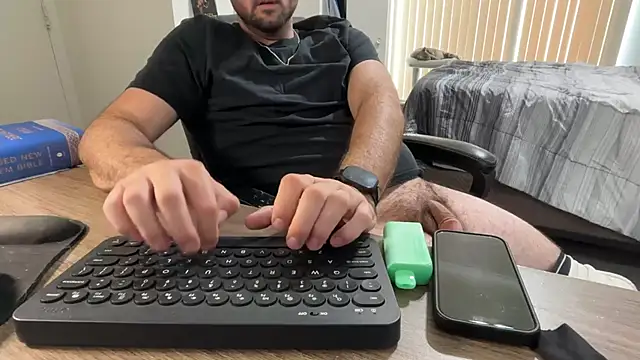 Fuzzyfuzbear Webcam Show