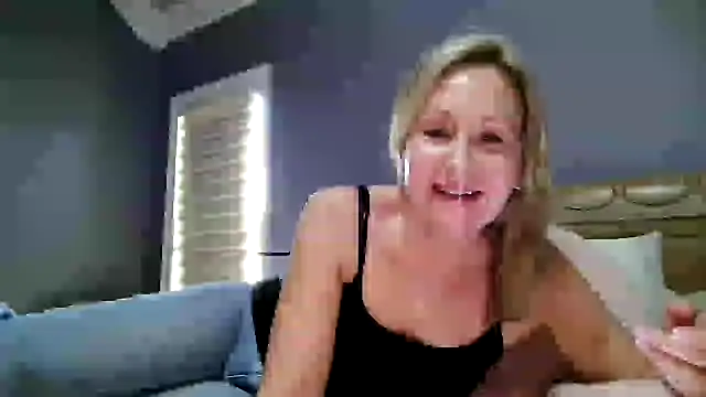 Lisaisluscious: διαδικτυακό σόου στην κάμερα