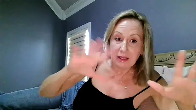 הופעת וובקאם של Lisaisluscious