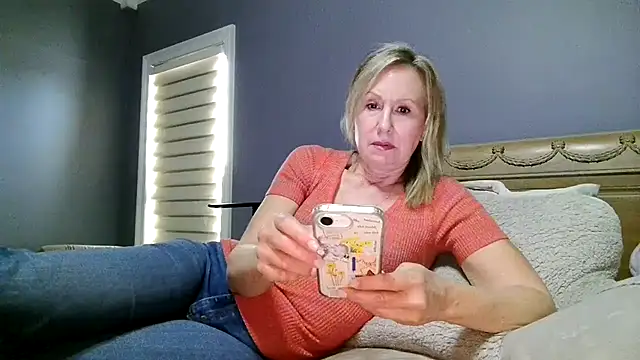 Lisaisluscious: διαδικτυακό σόου στην κάμερα