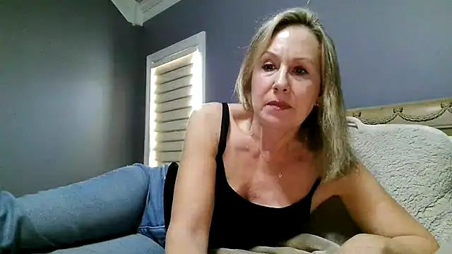 Lisaisluscious webkamerás műsora