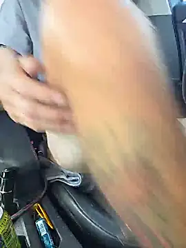 thatguy7733 Show in webcam