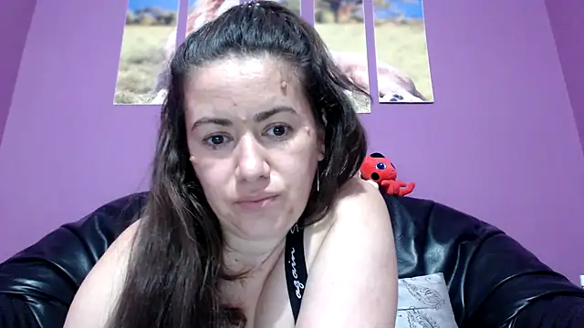 gldsquirt23 Show in webcam