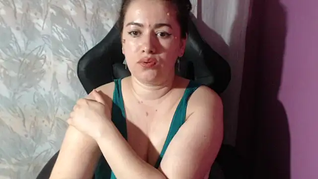 gldsquirt23 Adlı Modelin Web Kamerası Şovu