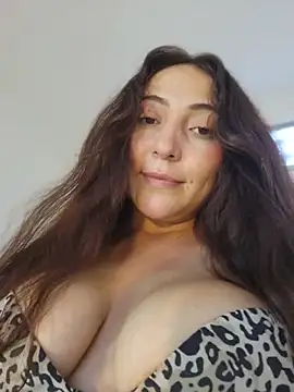 VickyHoult Adlı Modelin Canlı XXX Sohbeti