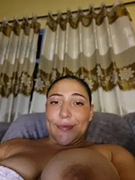 VickyHoult – Naživo XXX chat