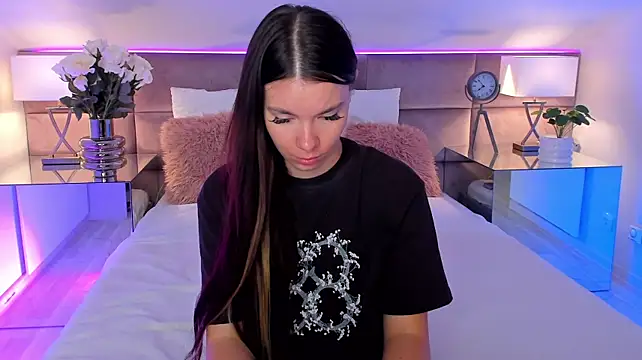 MiaMuse's Live XXX Chat