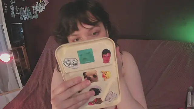 צ'אט XXX בשידור חי של juby_yuby