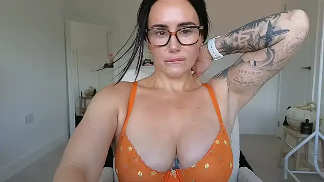 LibbyLoveHeartx Adlı Modelin Web Kamerası Şovu
