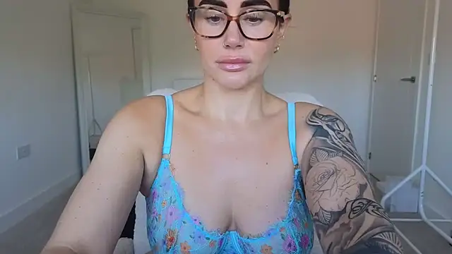 LibbyLoveHeartx webcam show