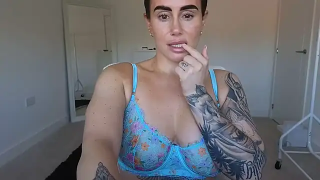 LibbyLoveHeartx's Webcam Show