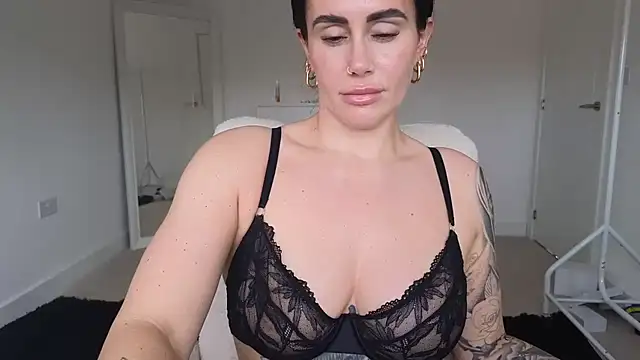 LibbyLoveHeartx's Webcam Show