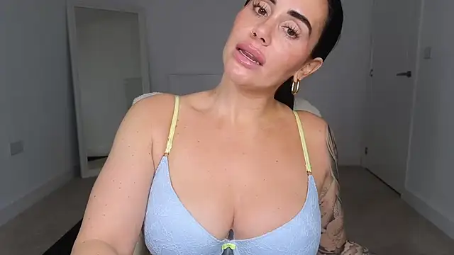 LibbyLoveHeartx Chat XXX in diretta
