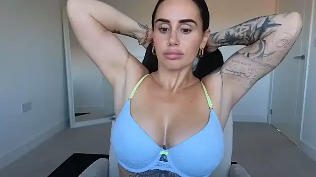LibbyLoveHeartx Webcam Show
