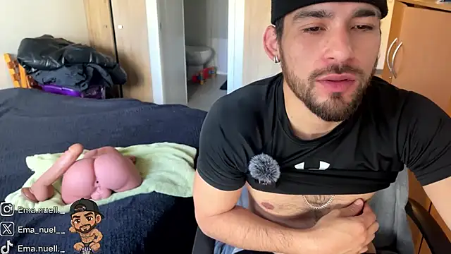 הופעת וובקאם של Emanuell__
