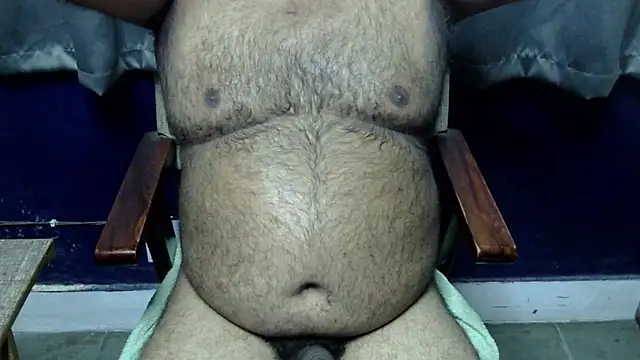 Show modela hairysubcub_70 na web-kameri