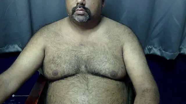 Show modela hairysubcub_70 na web-kameri