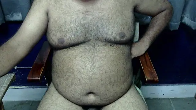 Show modela hairysubcub_70 na web-kameri