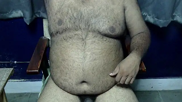 Show modela hairysubcub_70 na web-kameri