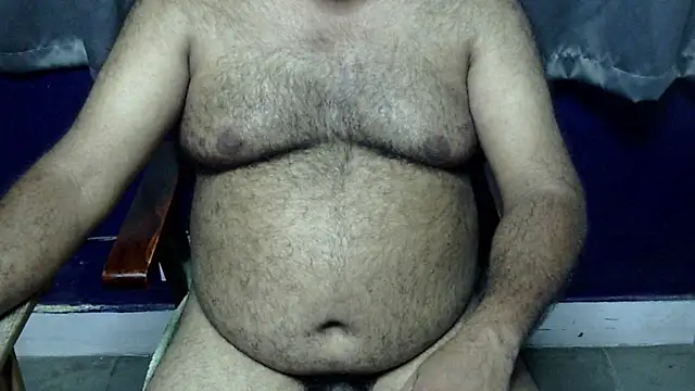 Show modela hairysubcub_70 na web-kameri