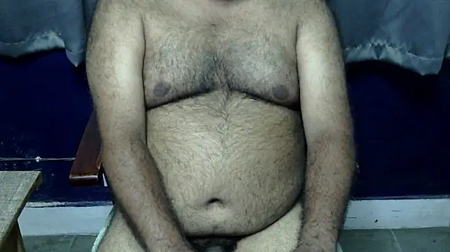 hairysubcub_70 网络视讯表演