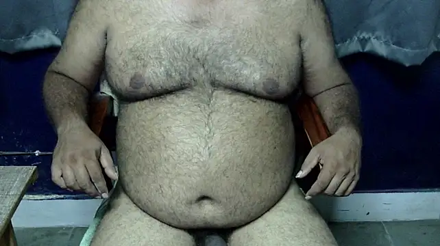 Pokazy przed kamerką – hairysubcub_70