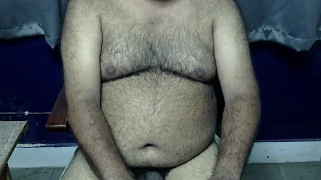 Show modela hairysubcub_70 na web-kameri