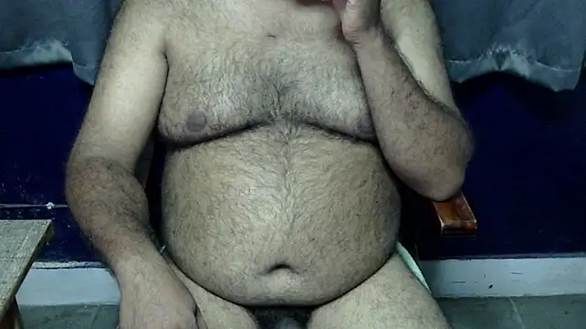 hairysubcub_70 网络视讯表演