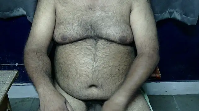 Show modela hairysubcub_70 na web-kameri