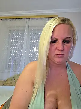 Mayci1984 webkamerás műsora
