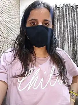 tinaarora Chat XXX in diretta