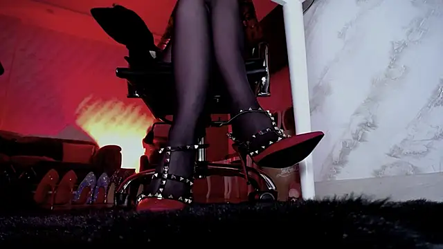 FinDomGod 网络视讯表演