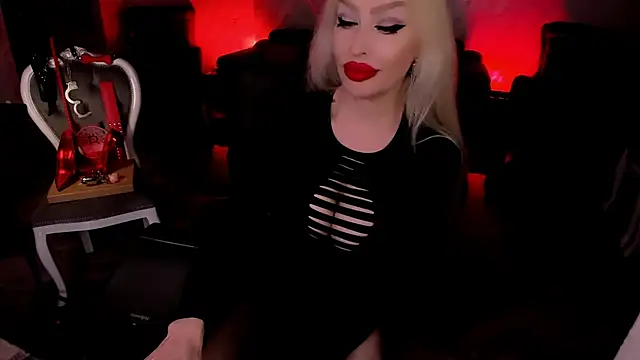 FinDomGod Chat XXX live