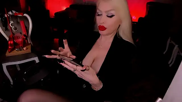 FinDomGod Chat XXX live