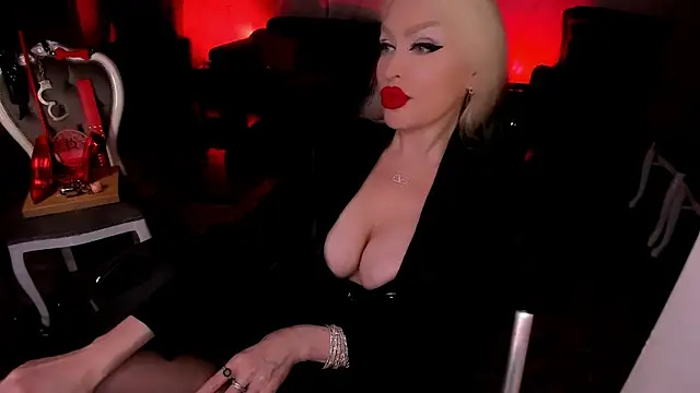 Chat XXX ao vivo de FinDomGod