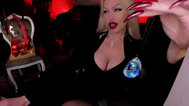 FinDomGod Chat XXX live