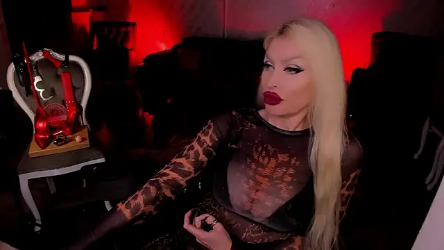 FinDomGod's Live XXX Chat