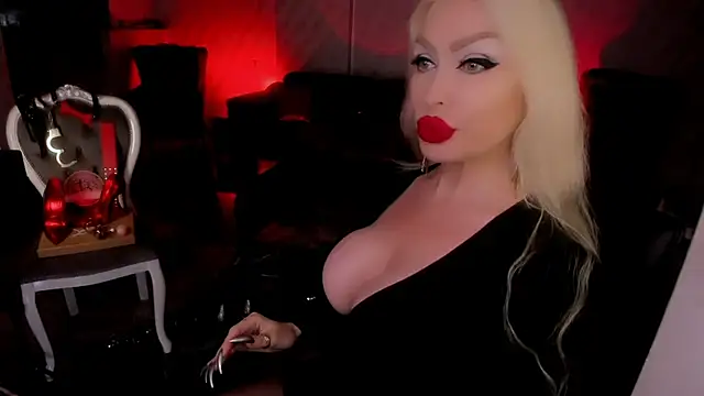 Chat +18 de FinDomGod ao vivo